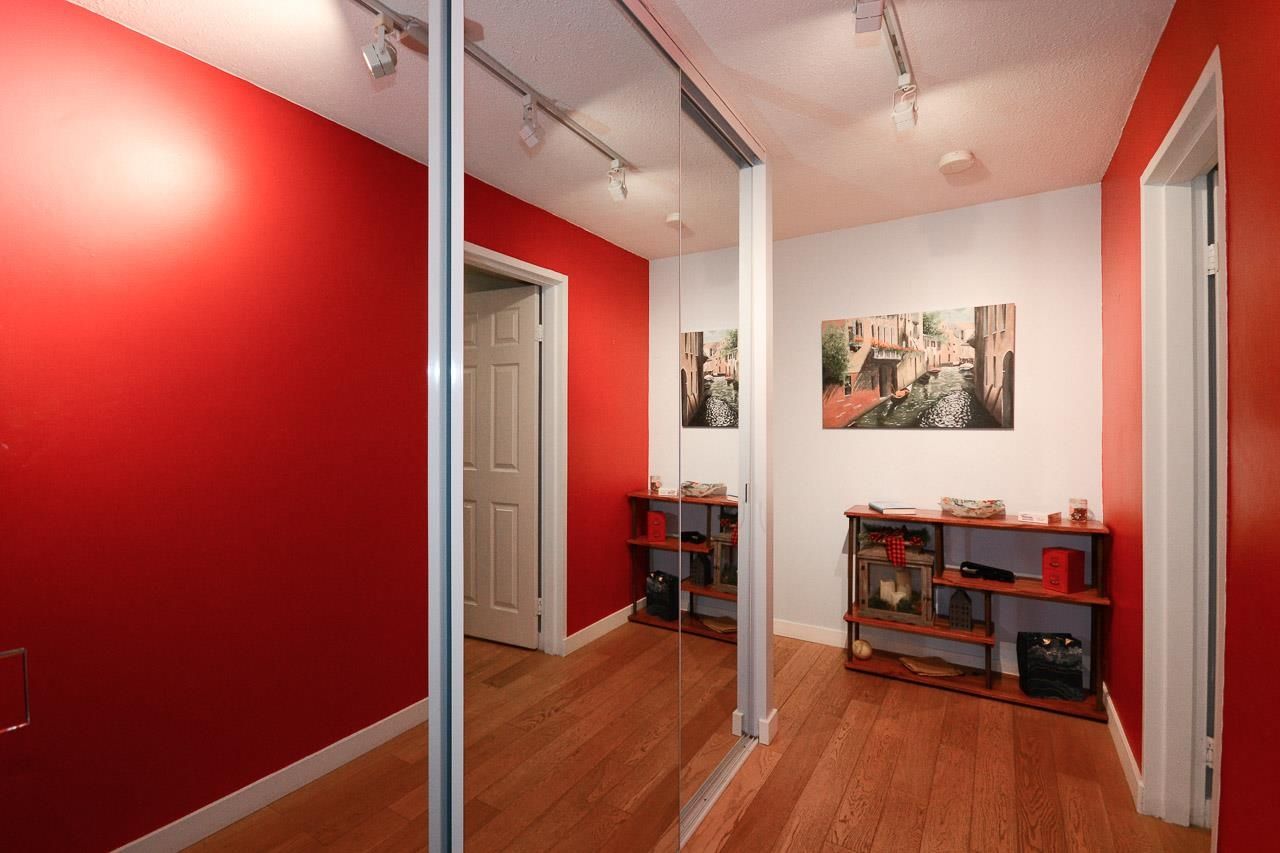 Listing Image 17