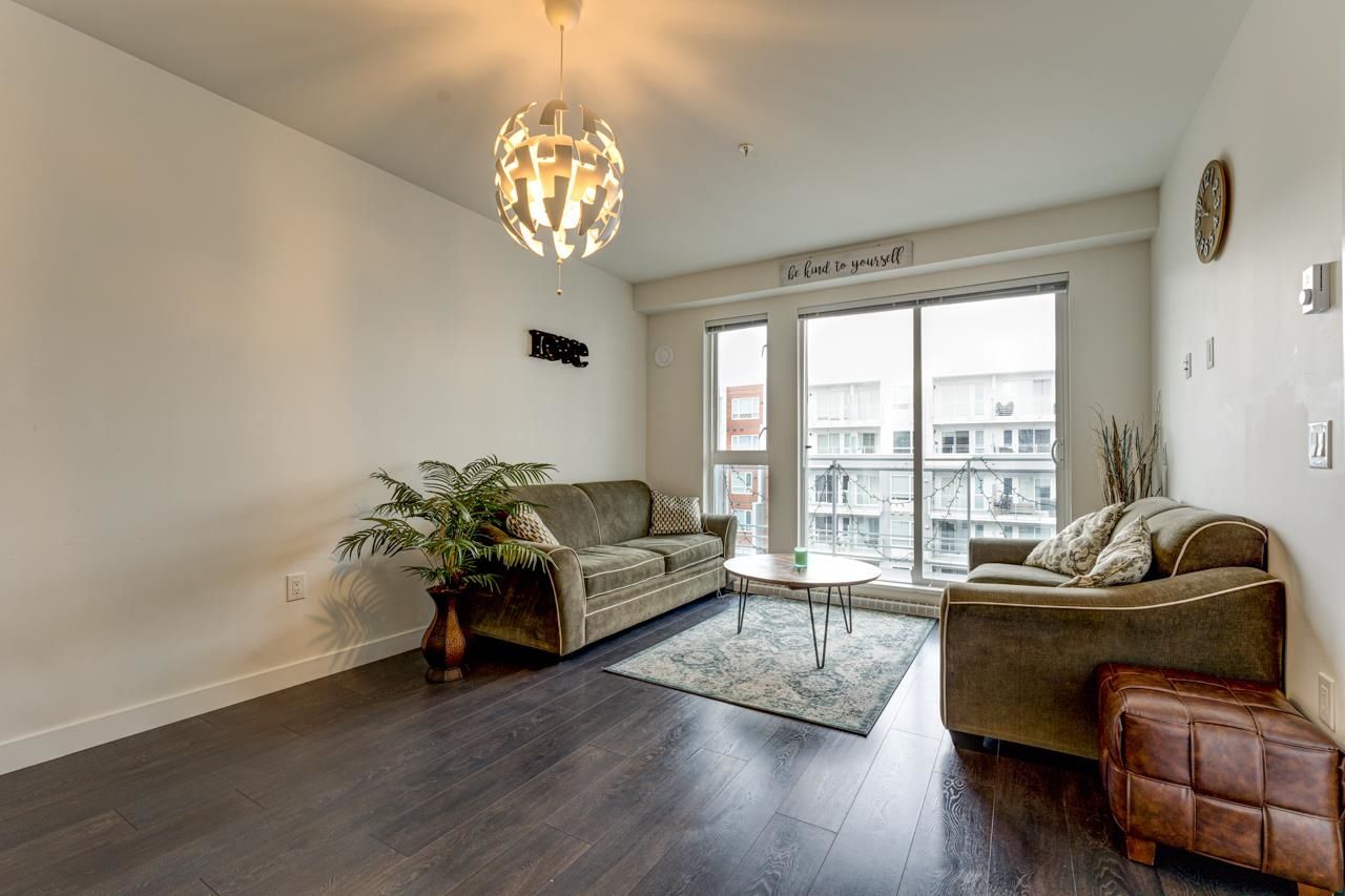 Listing Image 9