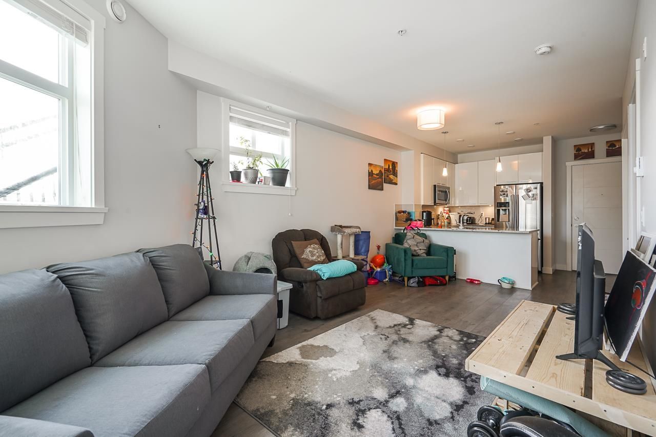 Listing Image 11