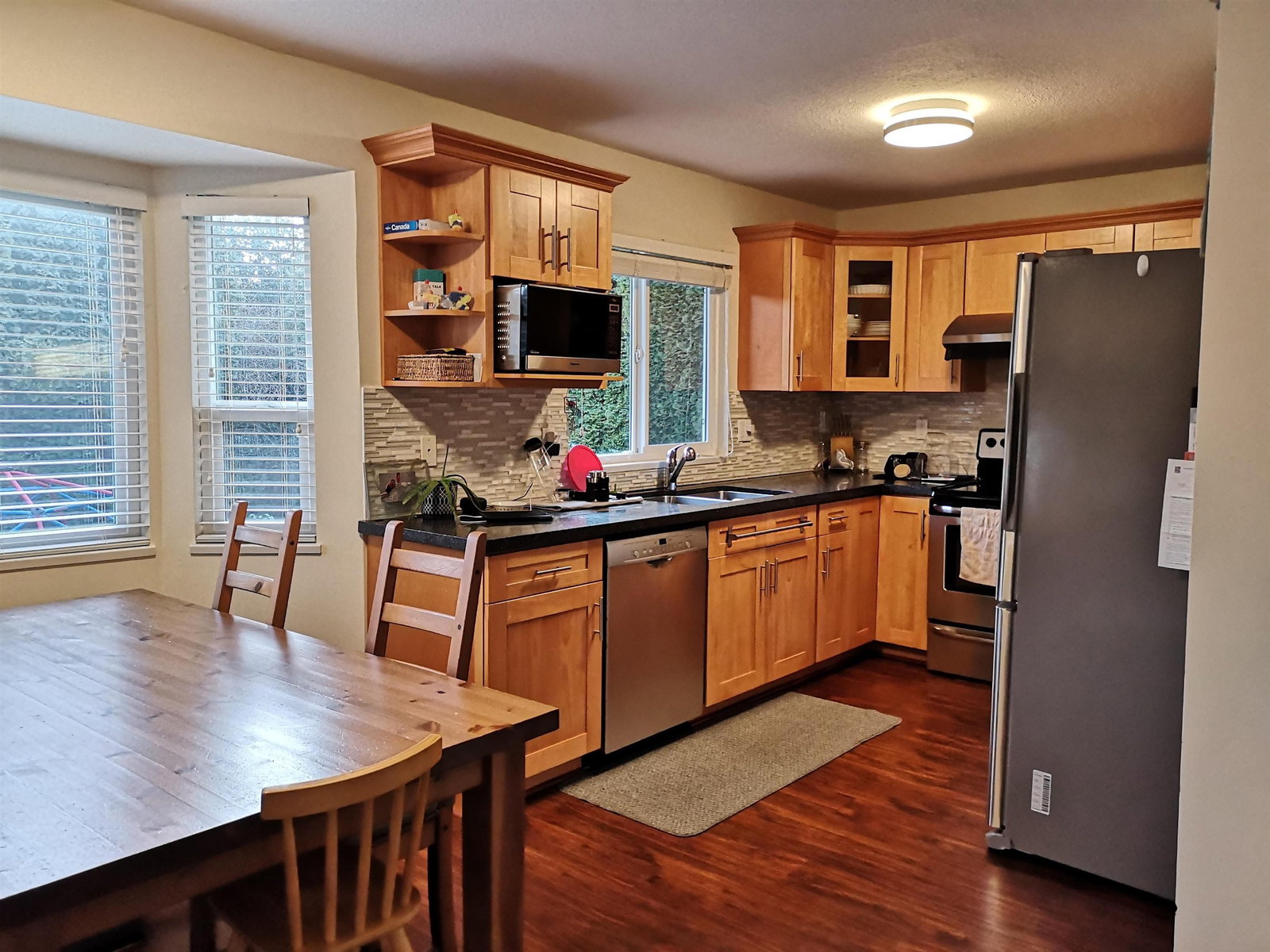 Listing Image 8