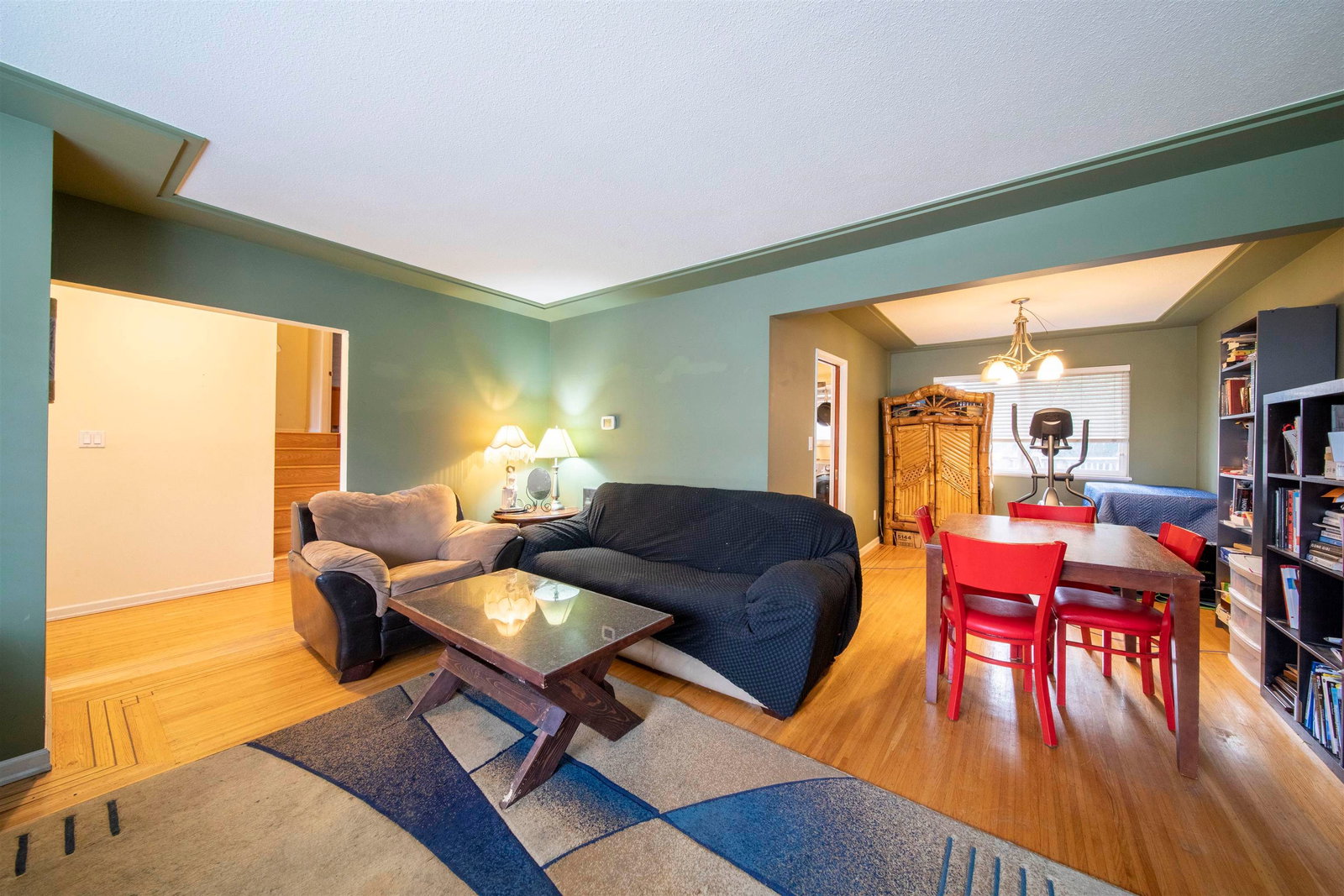 Listing Image 4