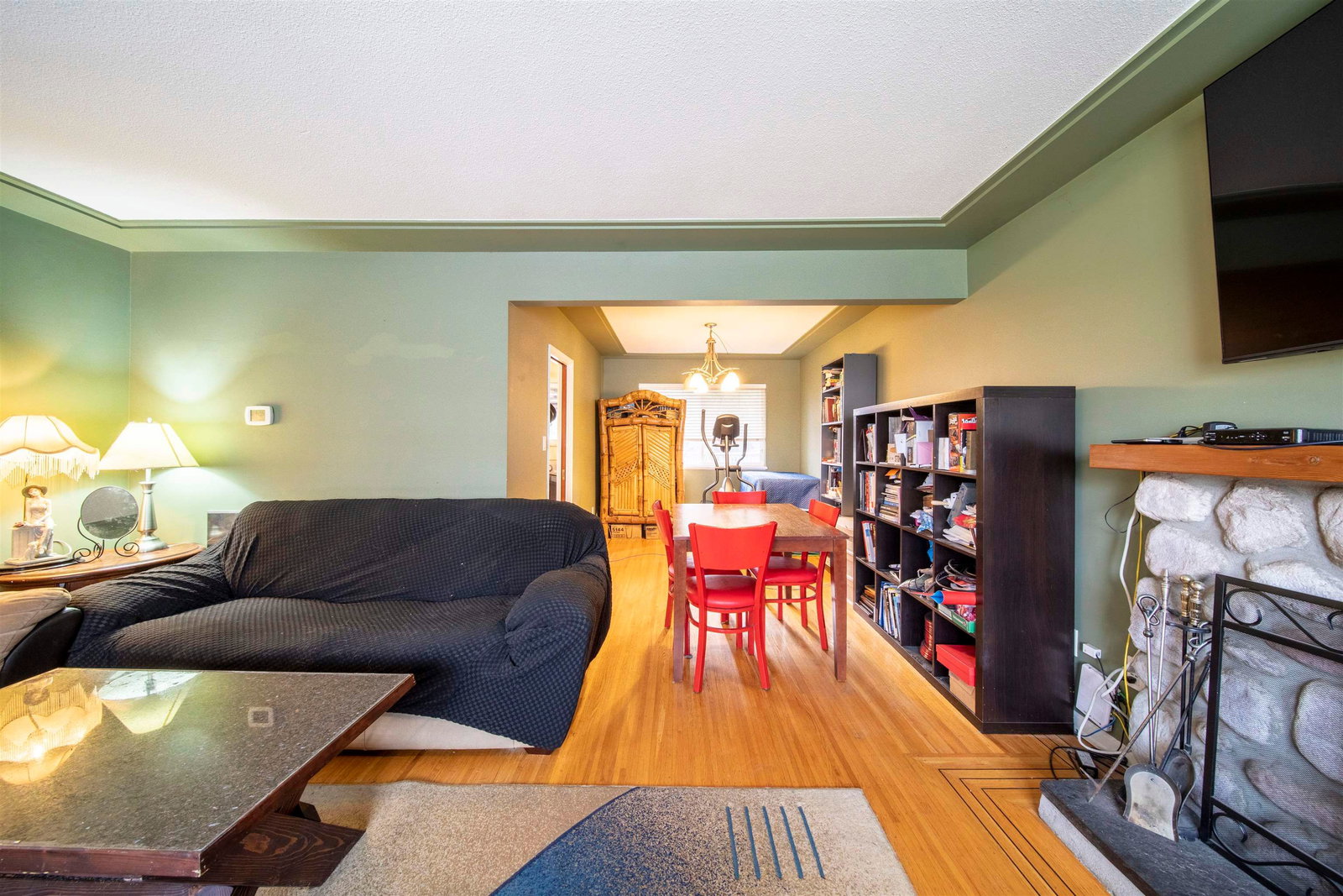Listing Image 6