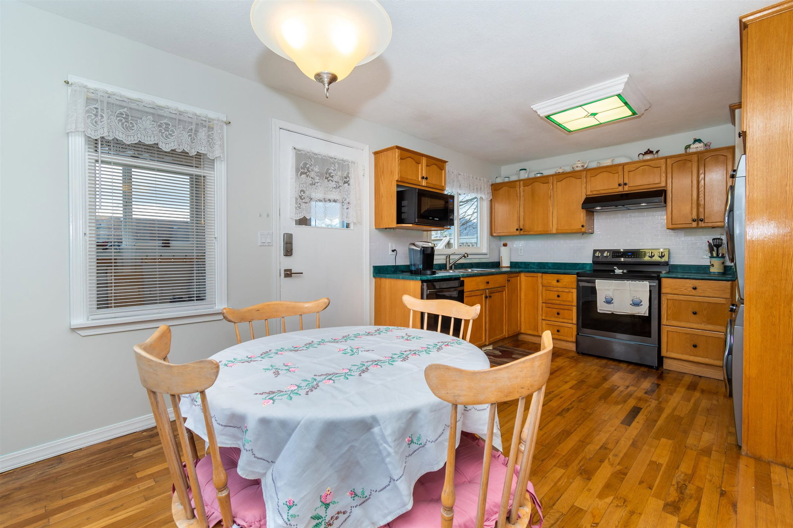 Listing Image 11