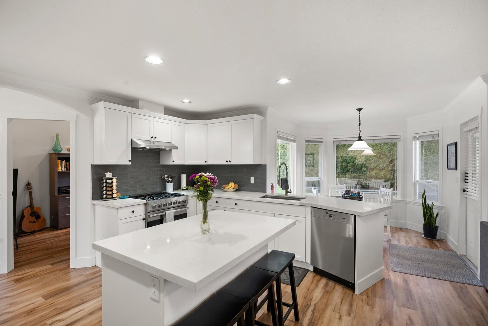 Listing Image 15