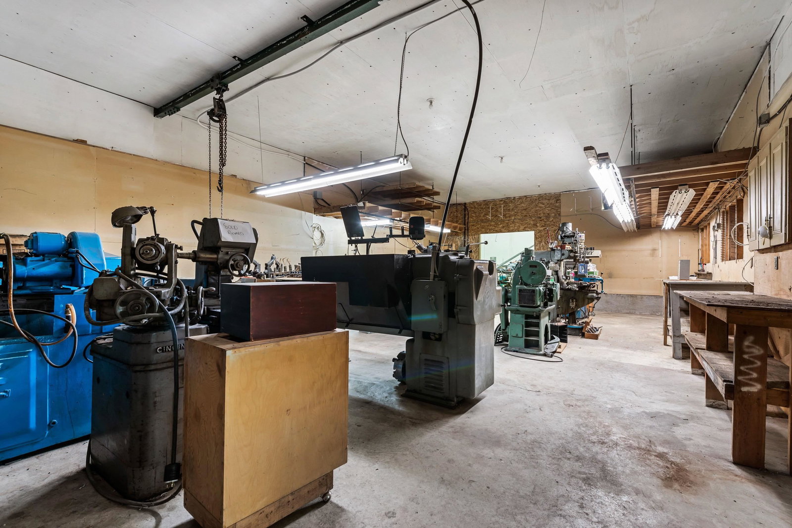 Listing Image 10