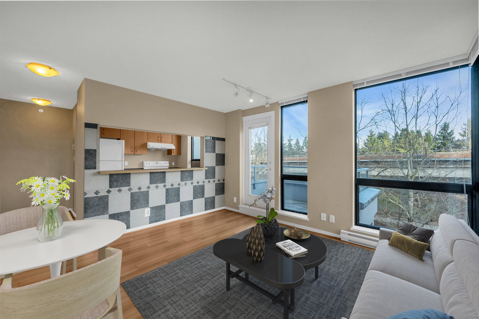 Listing Image 5