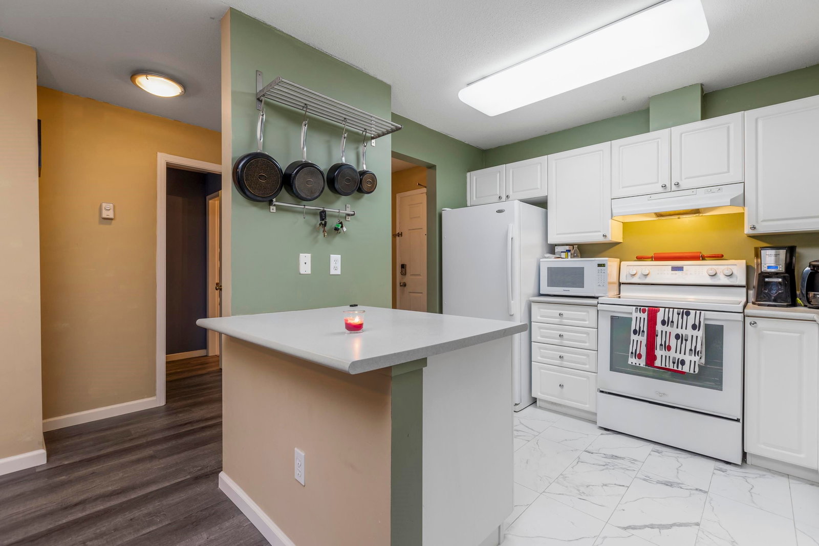 Listing Image 10