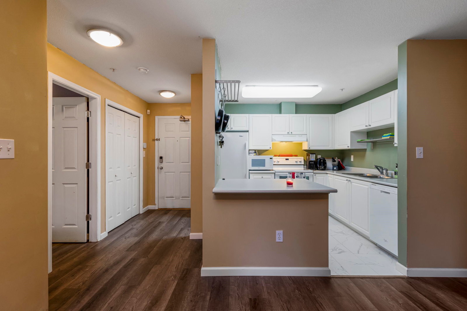 Listing Image 11