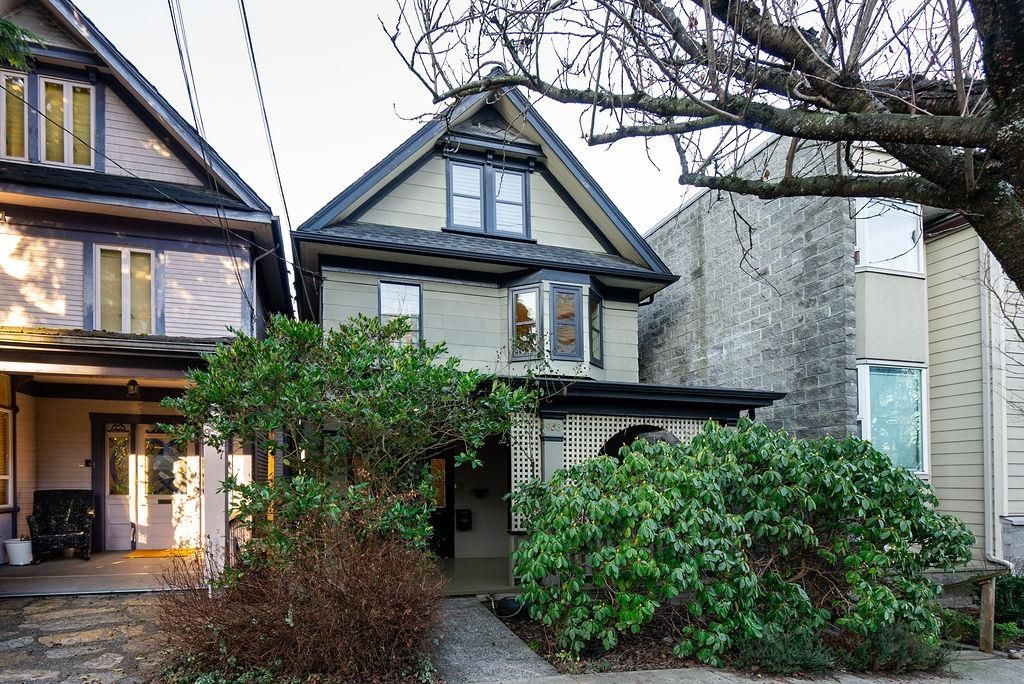 Listing Image 4