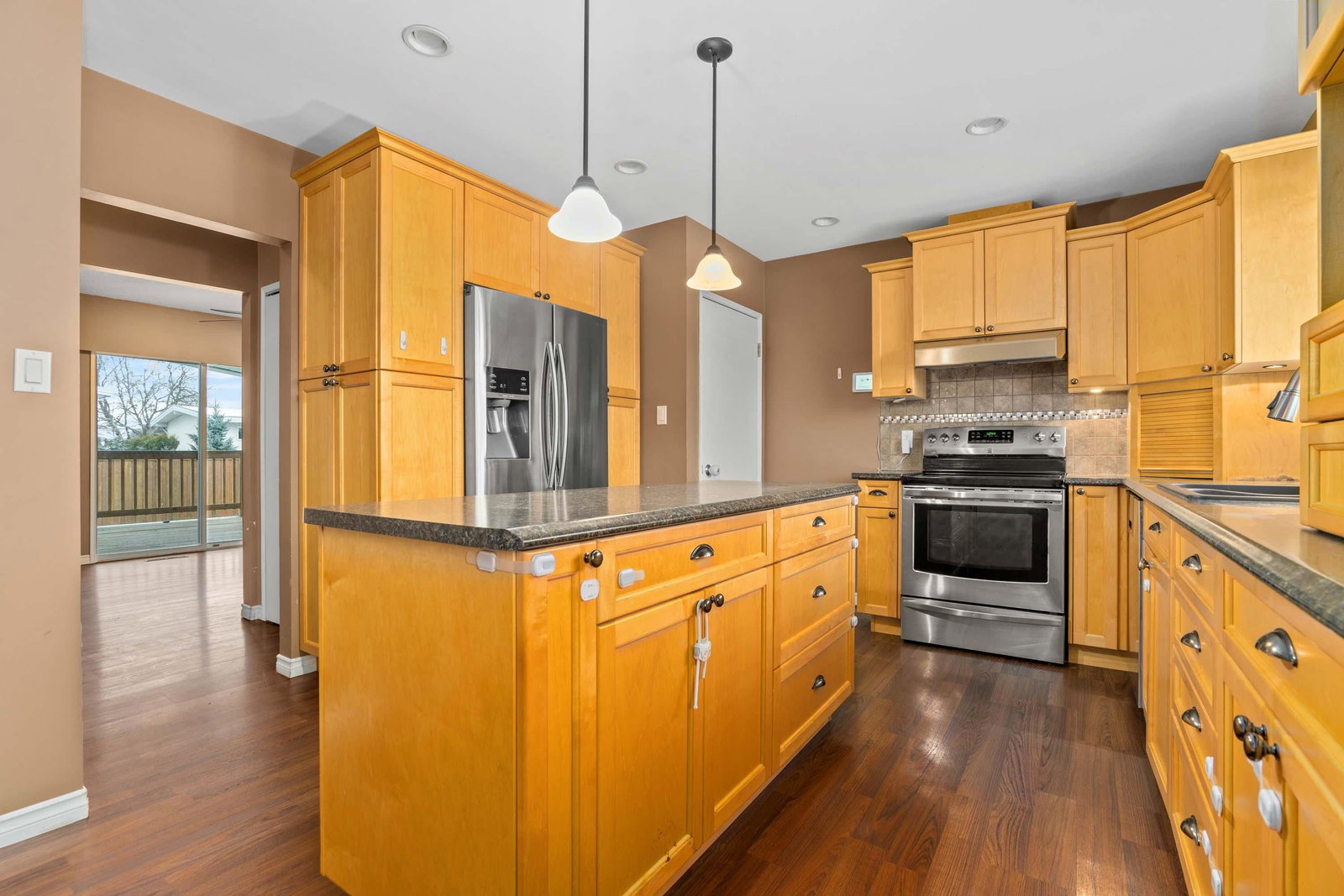 Listing Image 6