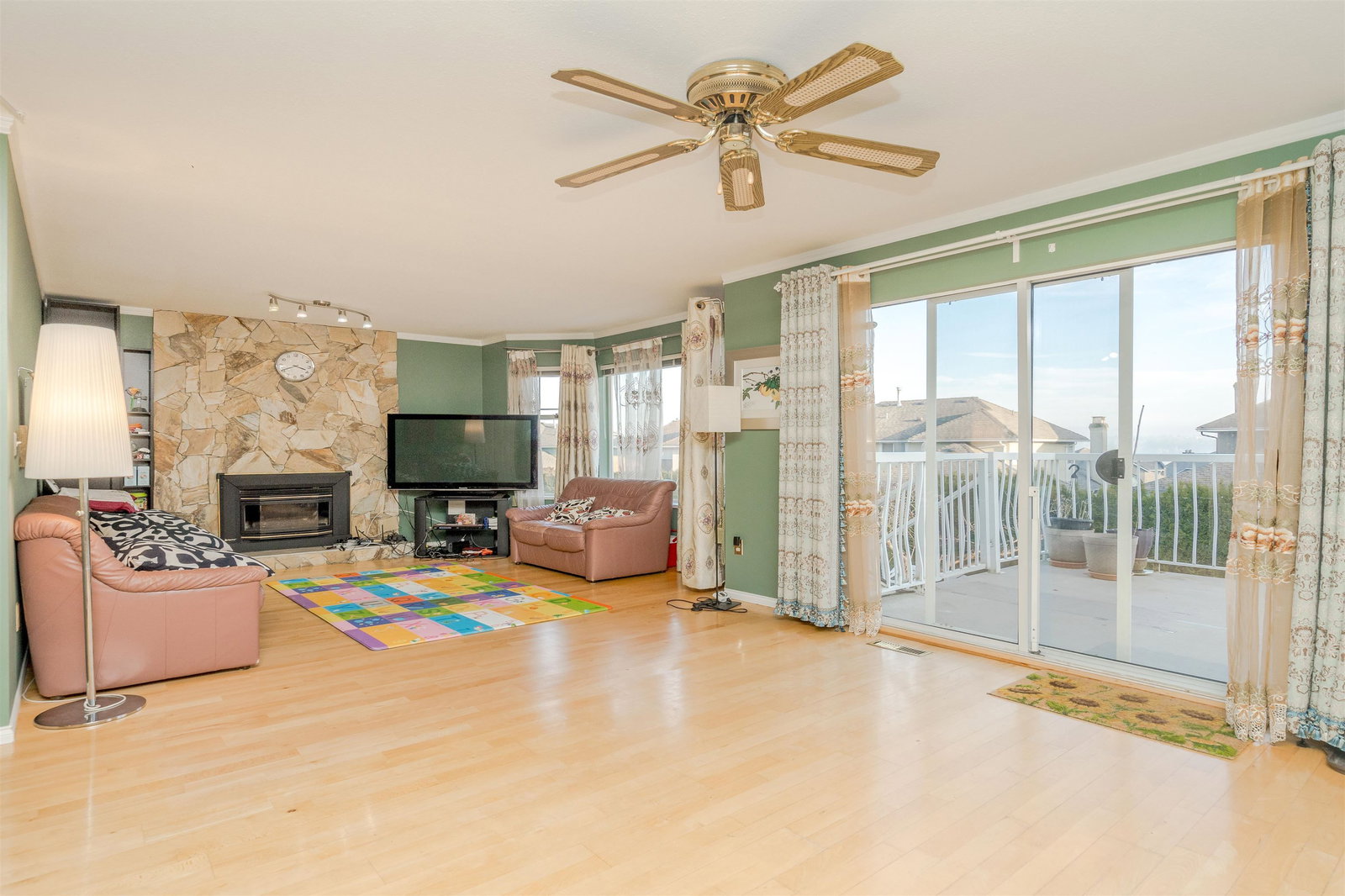 Listing Image 12