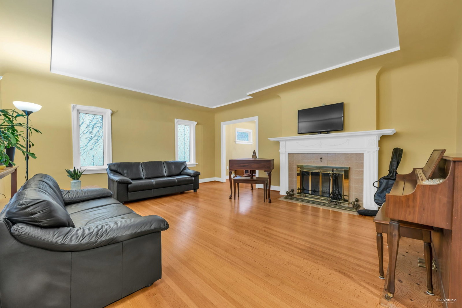Listing Image 4