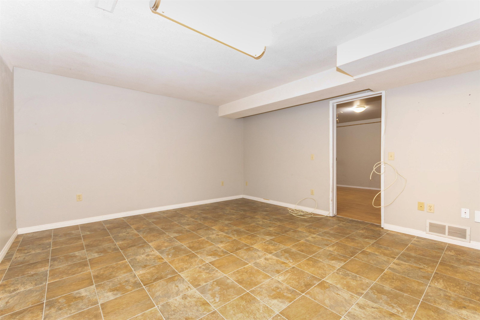 Listing Image 26