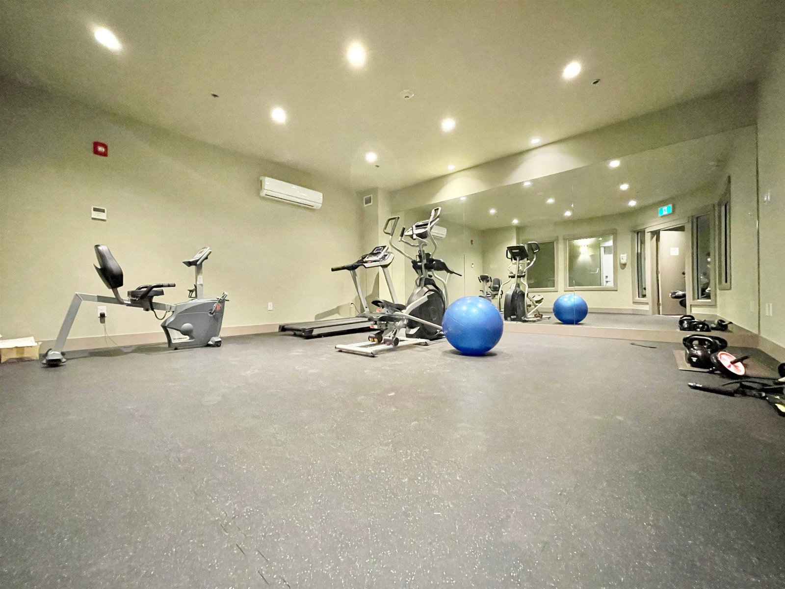 Listing Image 17