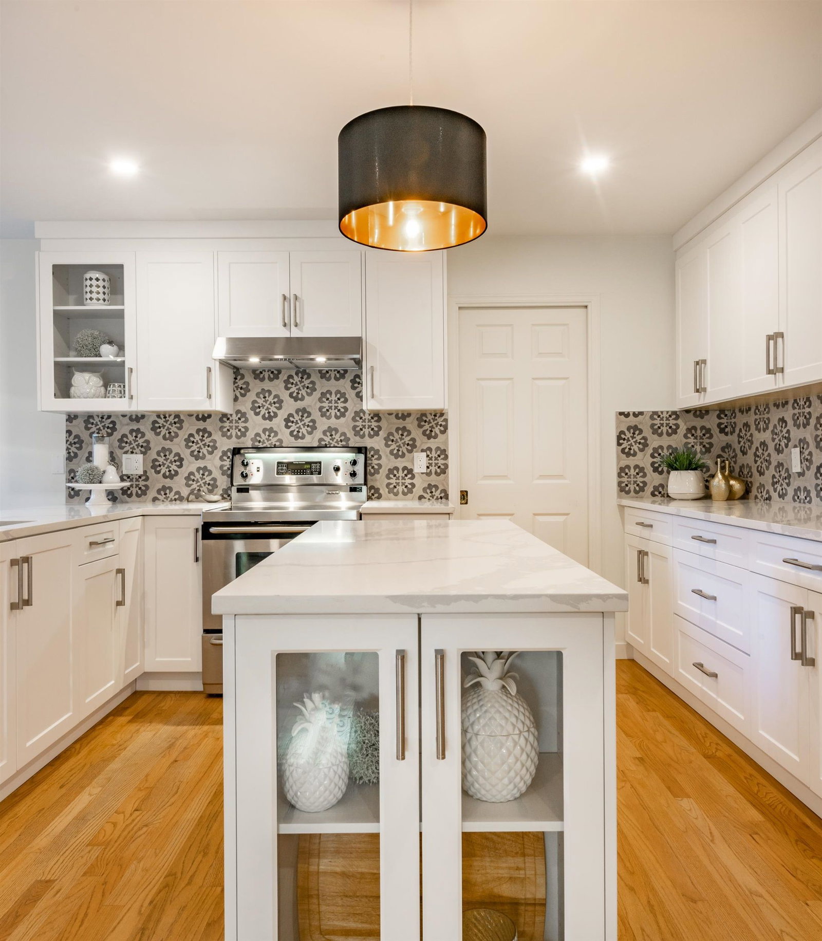 Listing Image 12