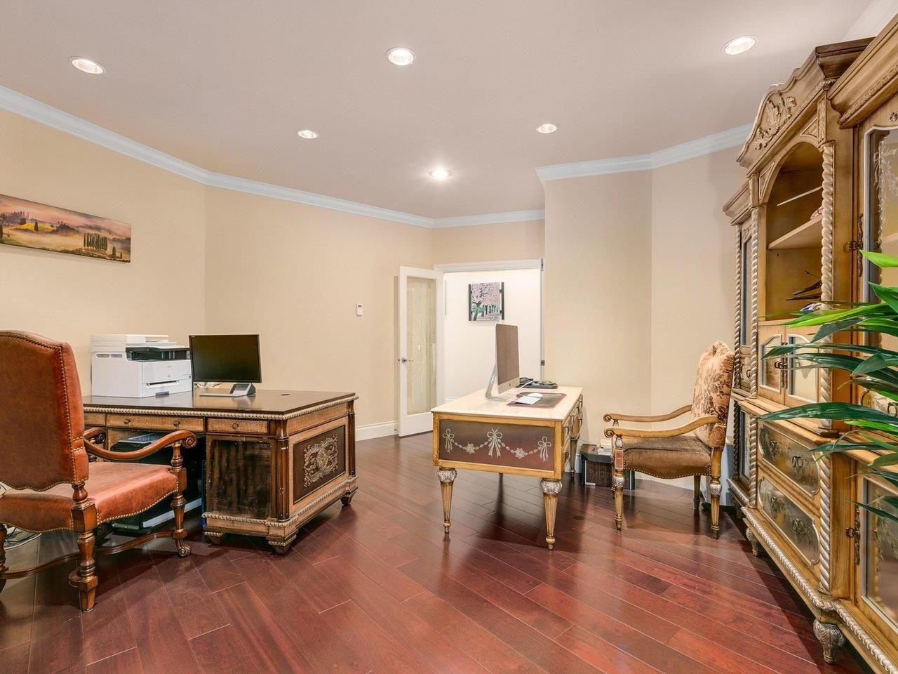 Listing Image 12