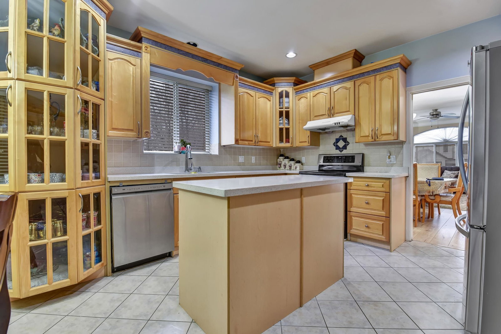 Listing Image 11