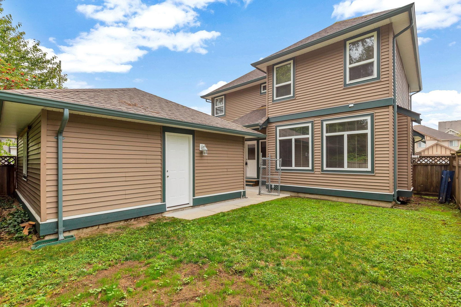 Listing Image 6