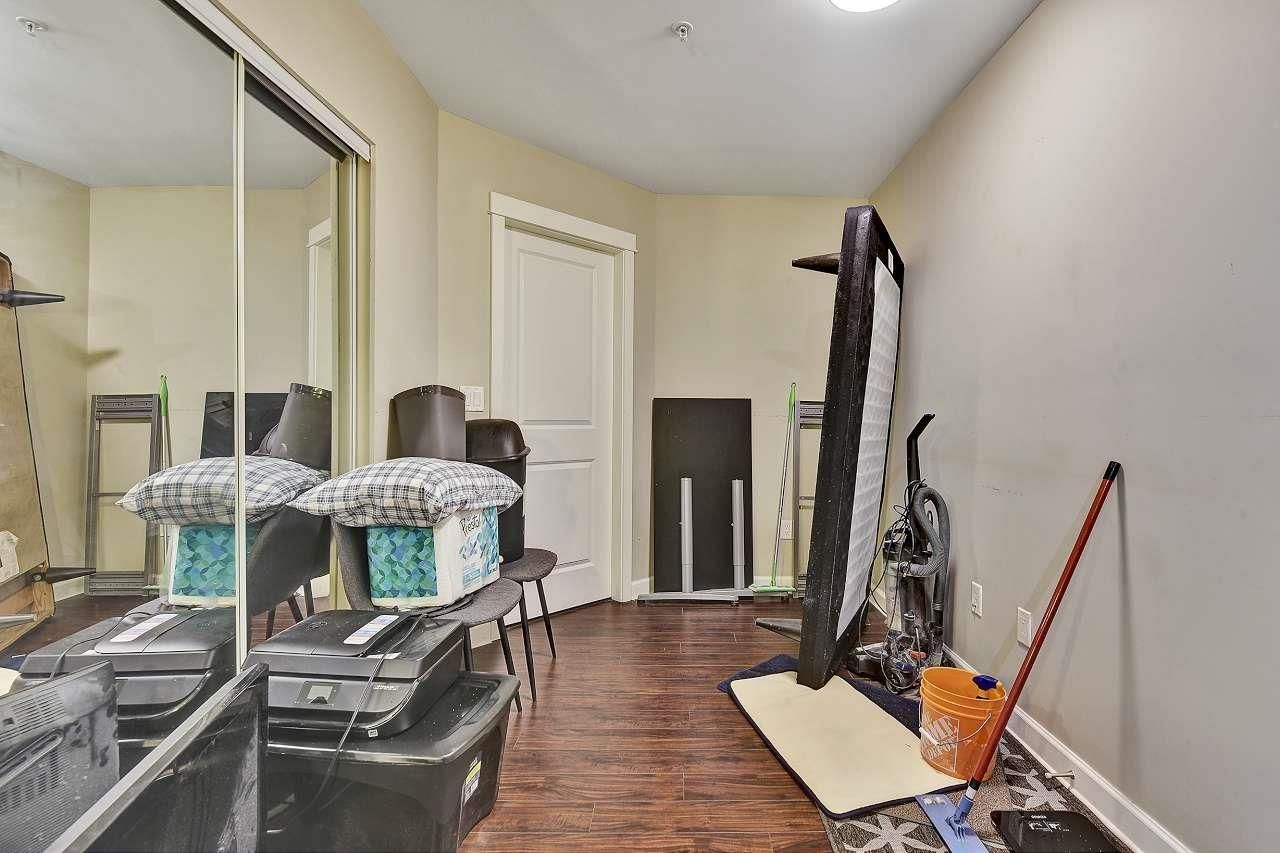 Listing Image 15