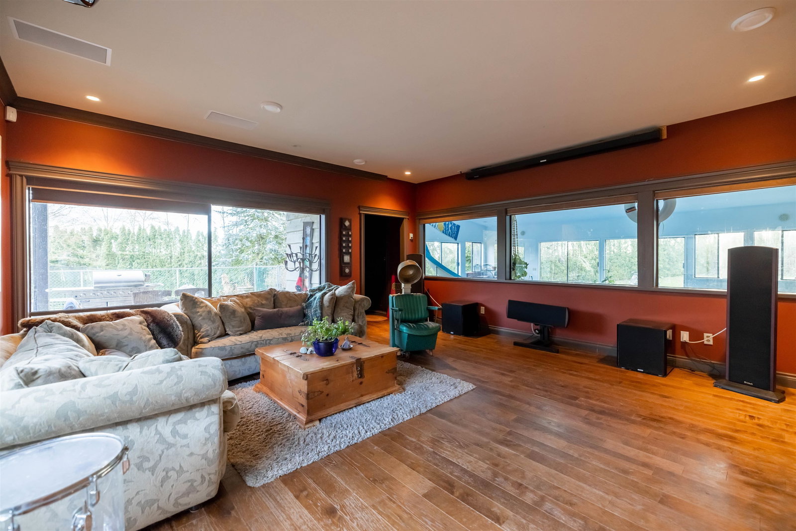 Listing Image 10