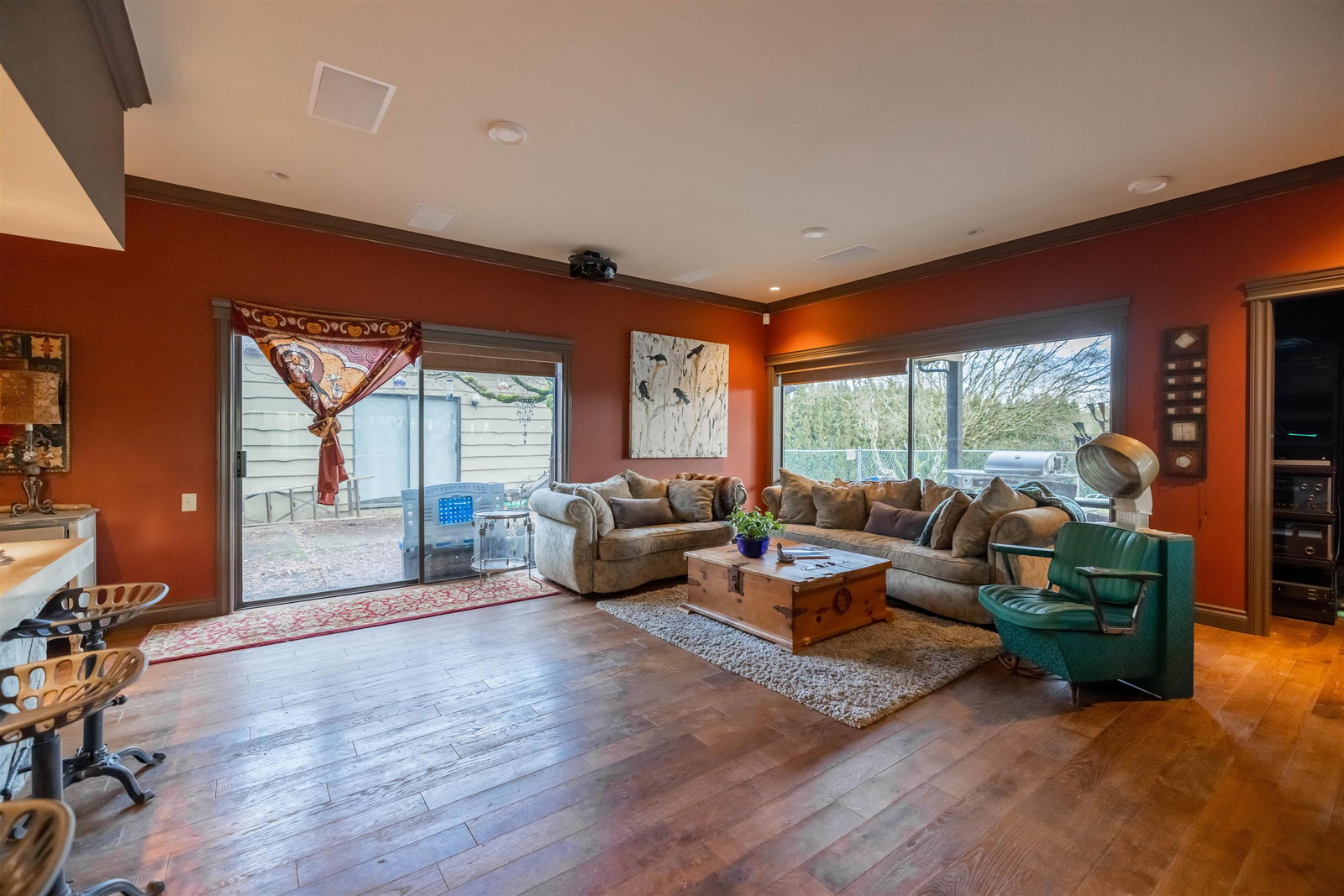 Listing Image 12