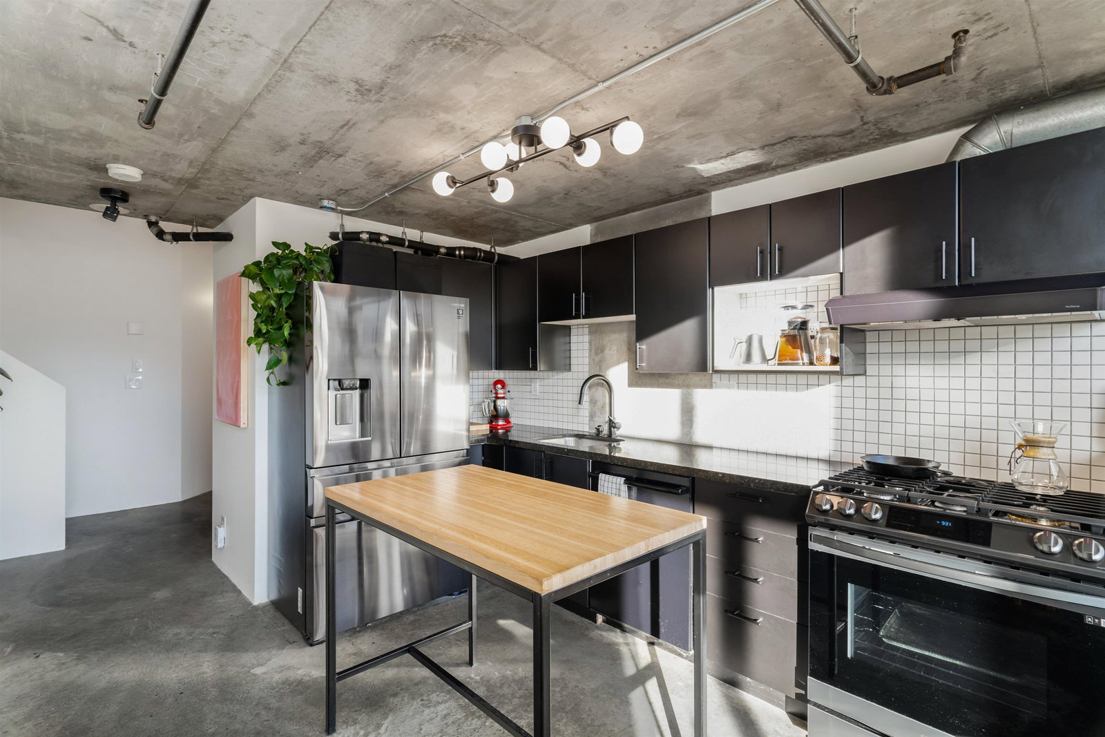 Listing Image 9