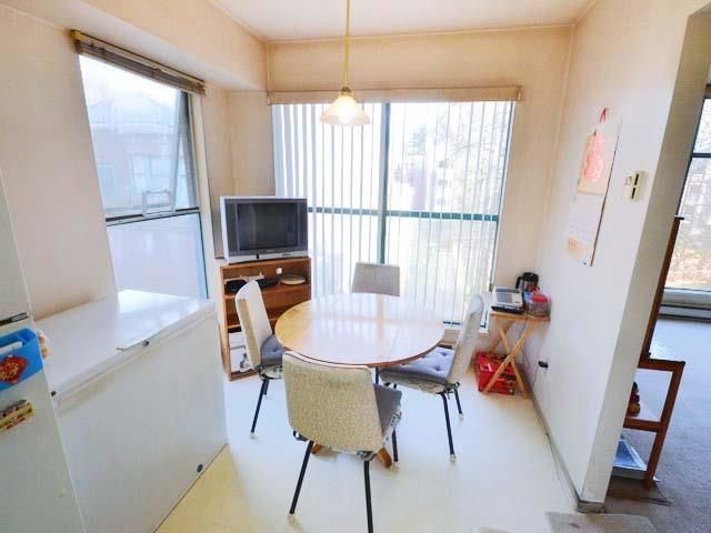 Listing Image 8