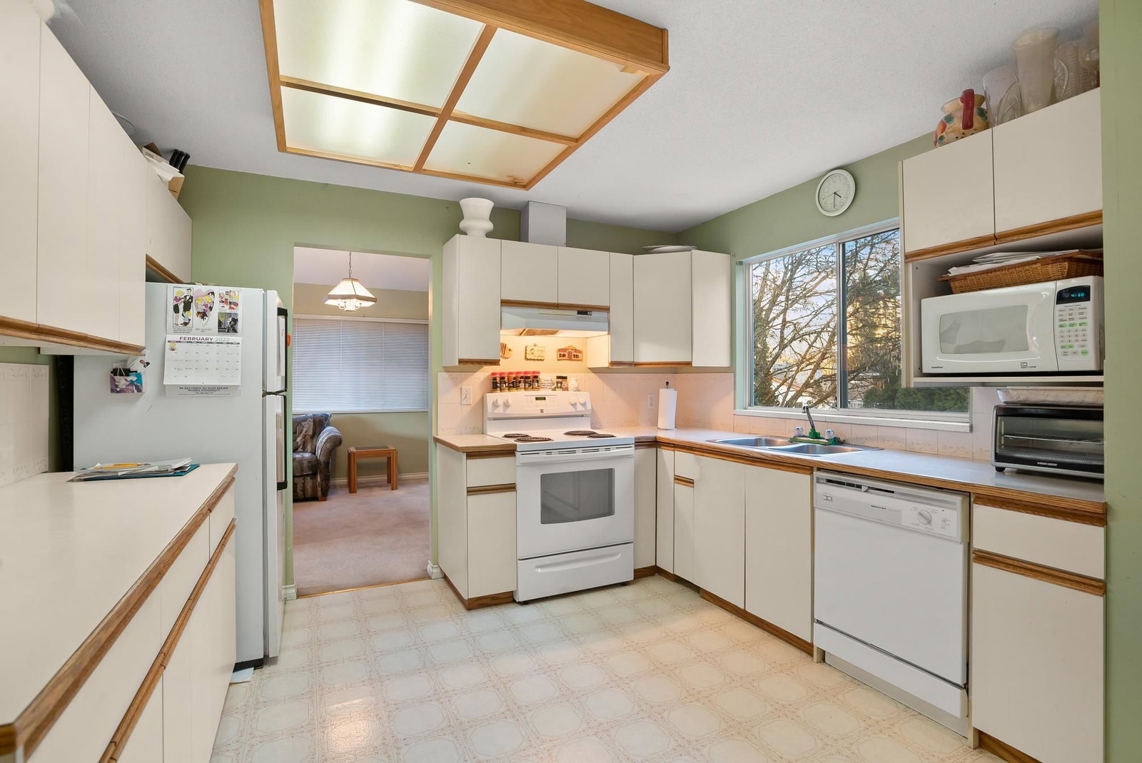 Listing Image 8