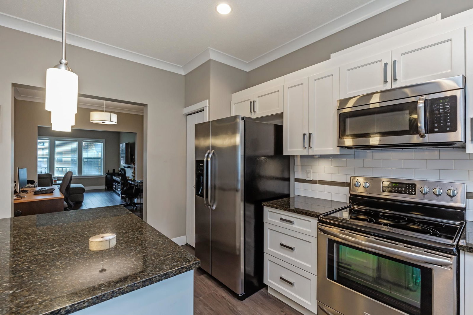 Listing Image 10