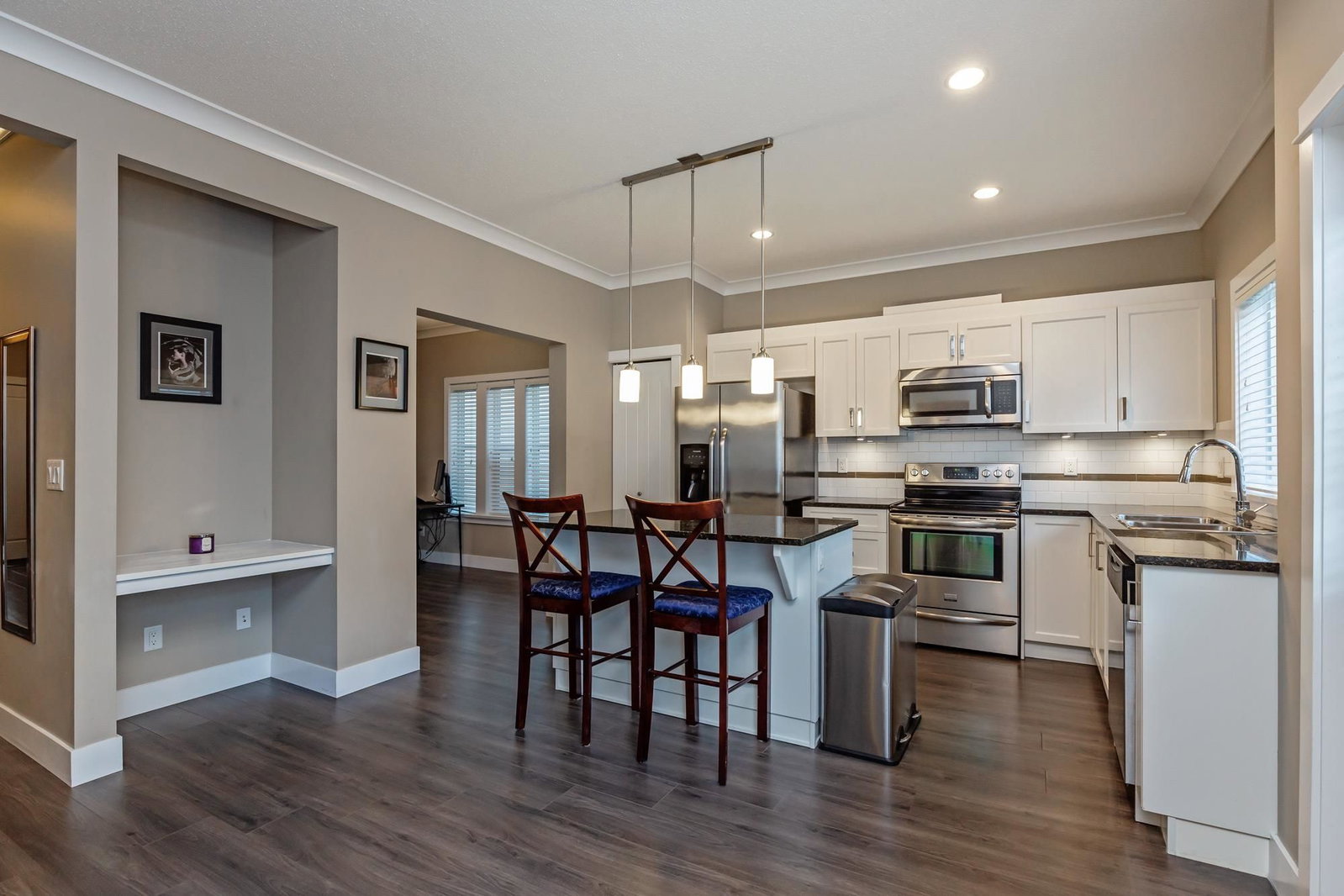 Listing Image 9