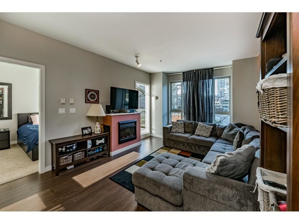 Listing Image 8