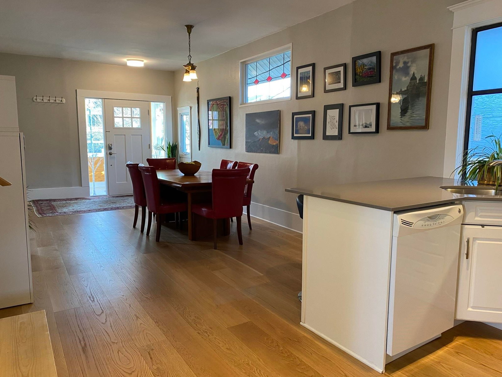 Listing Image 8