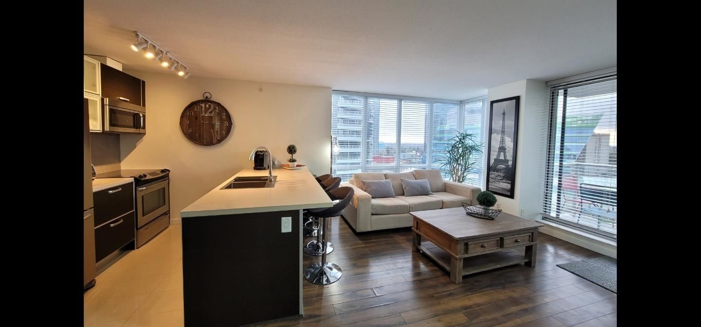 Listing Image 11