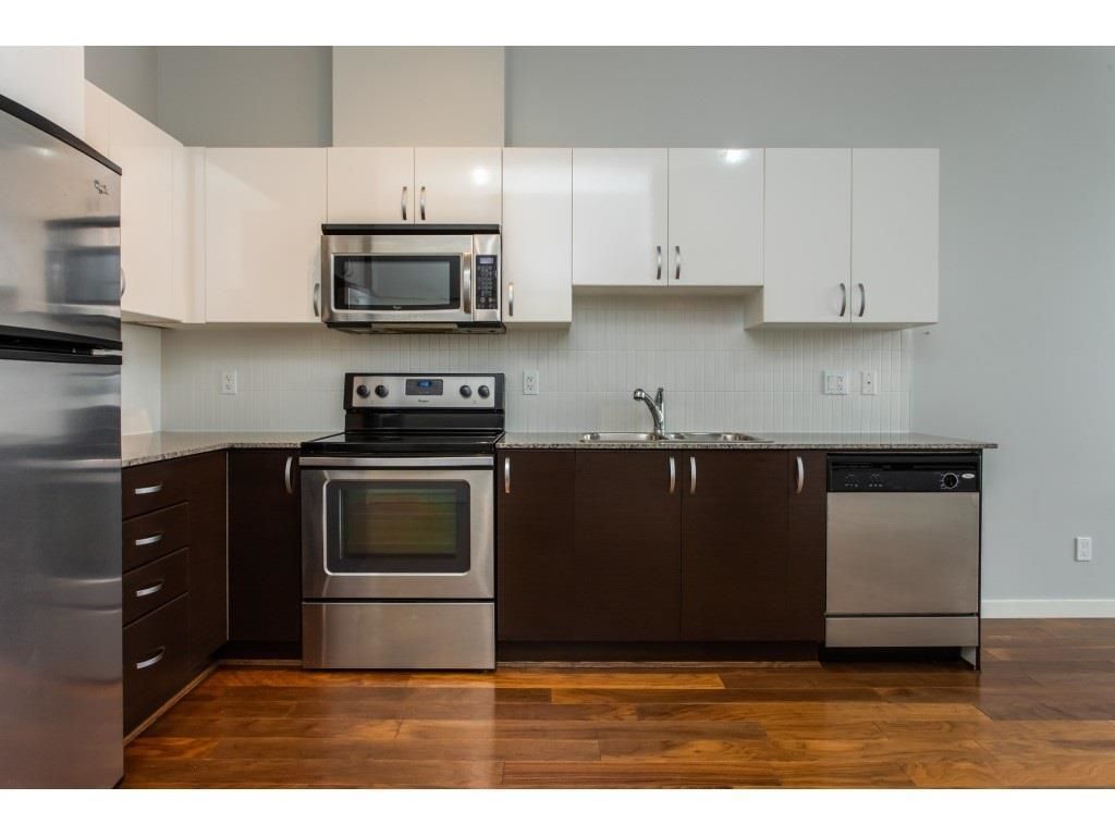 Listing Image 8