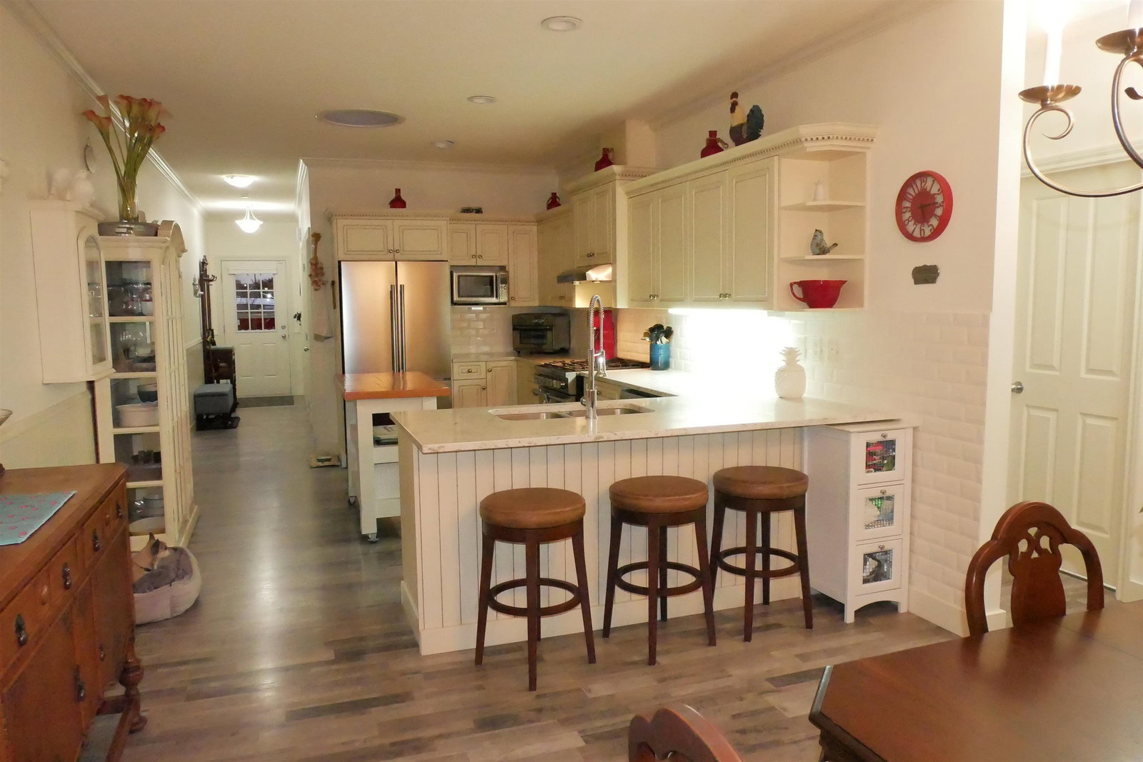 Listing Image 9