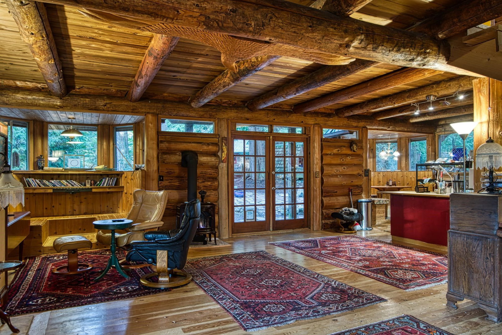 Listing Image 4