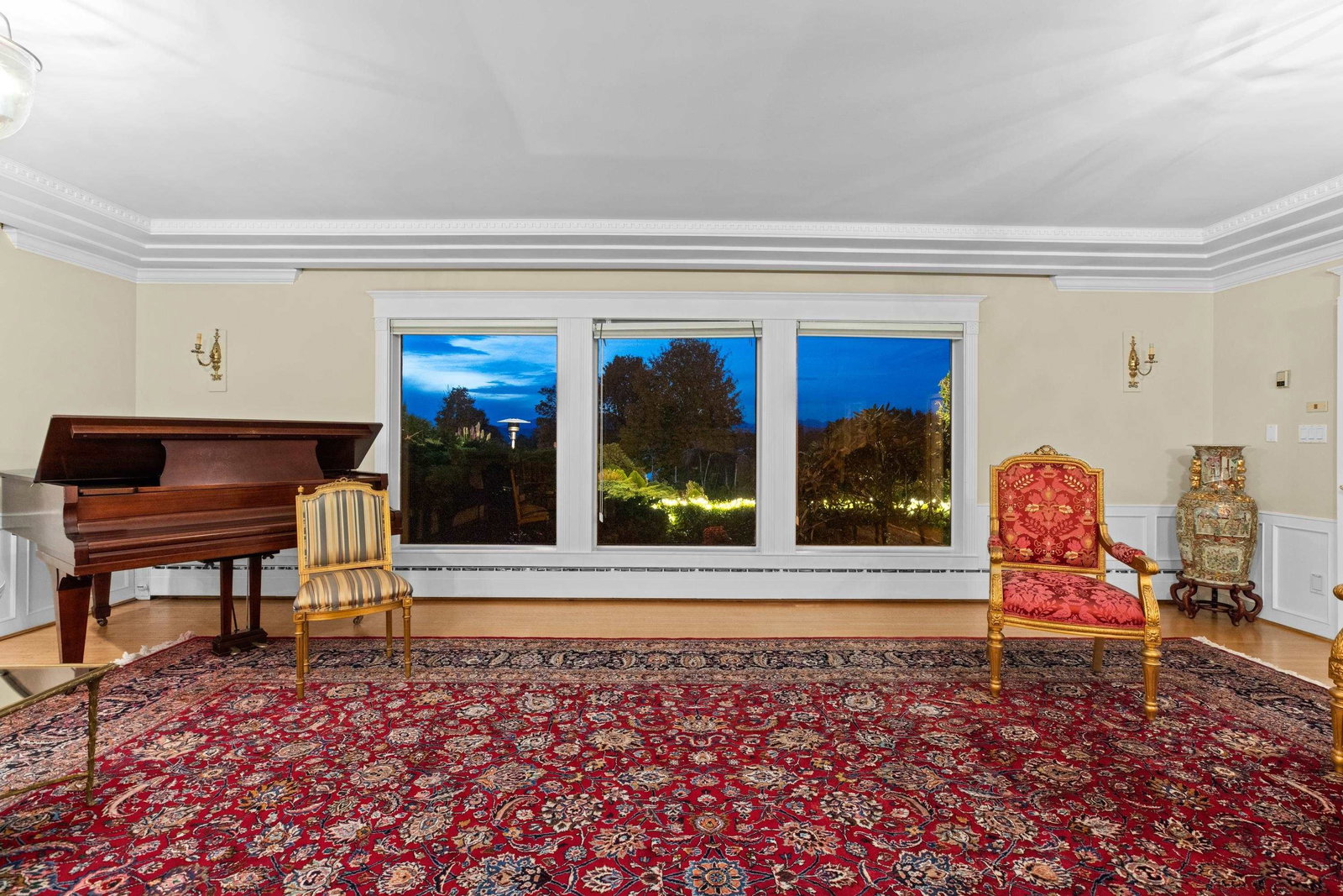 Listing Image 11