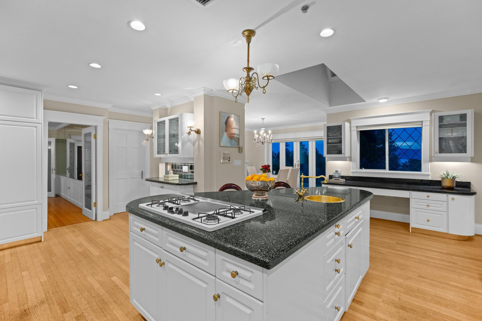 Listing Image 19