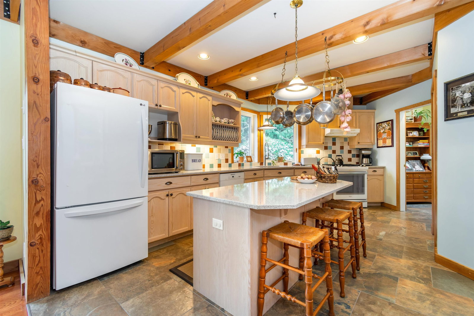 Listing Image 6