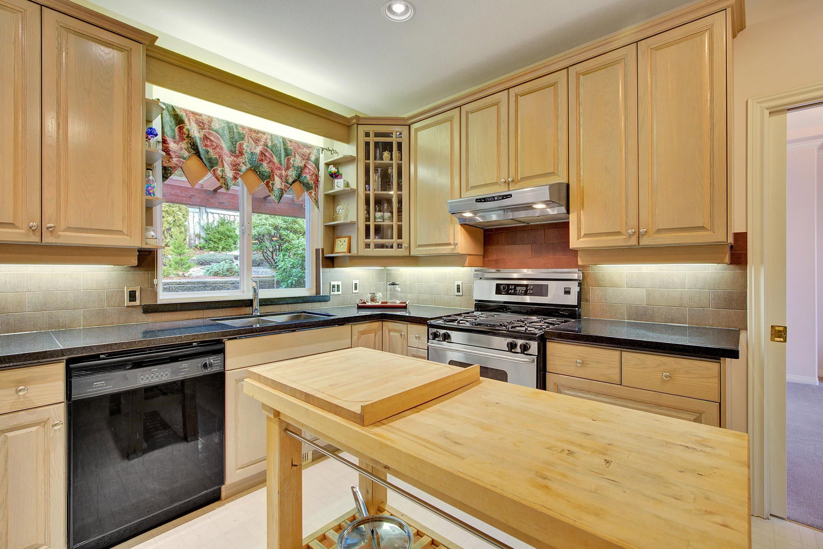 Listing Image 15