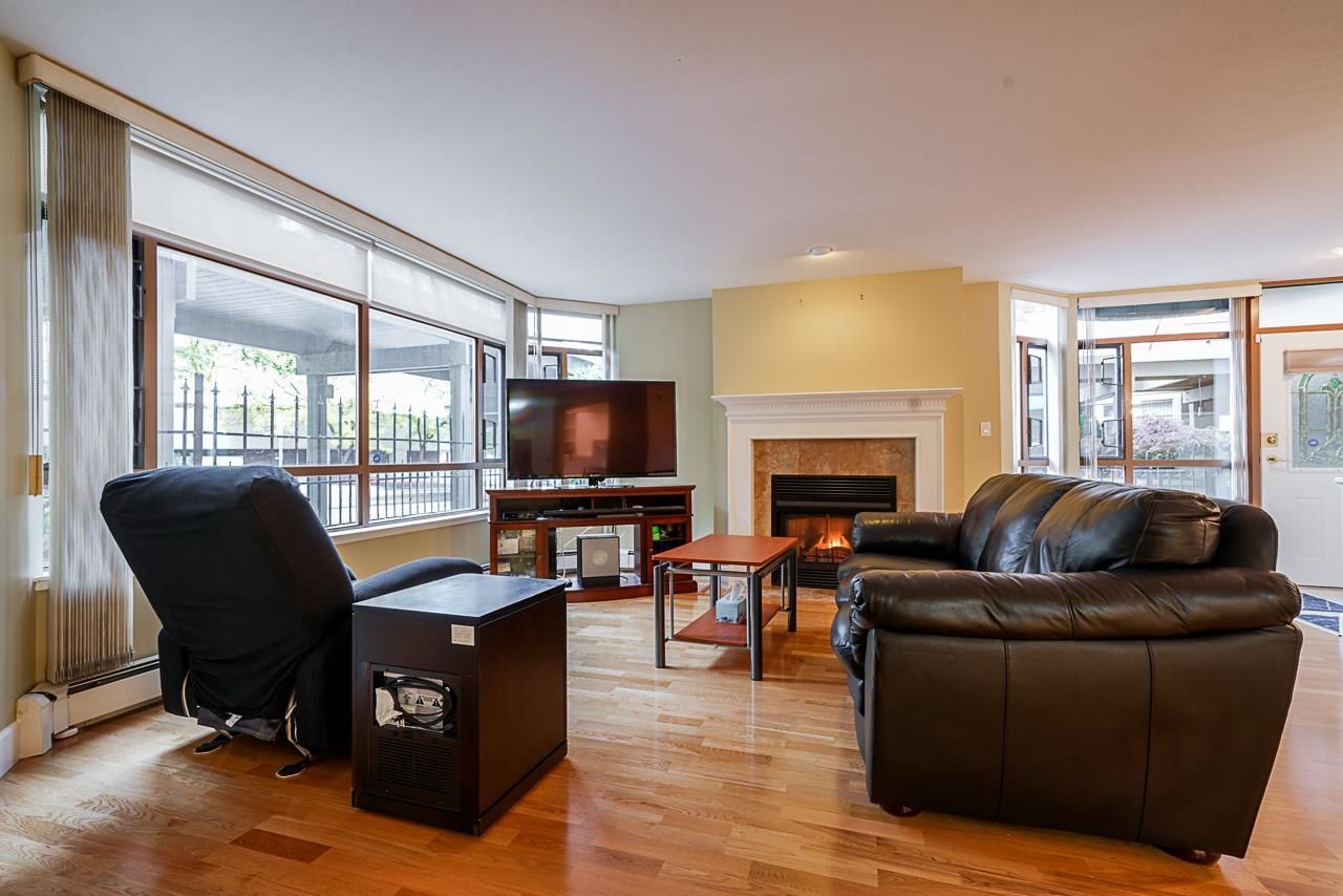 Listing Image 9