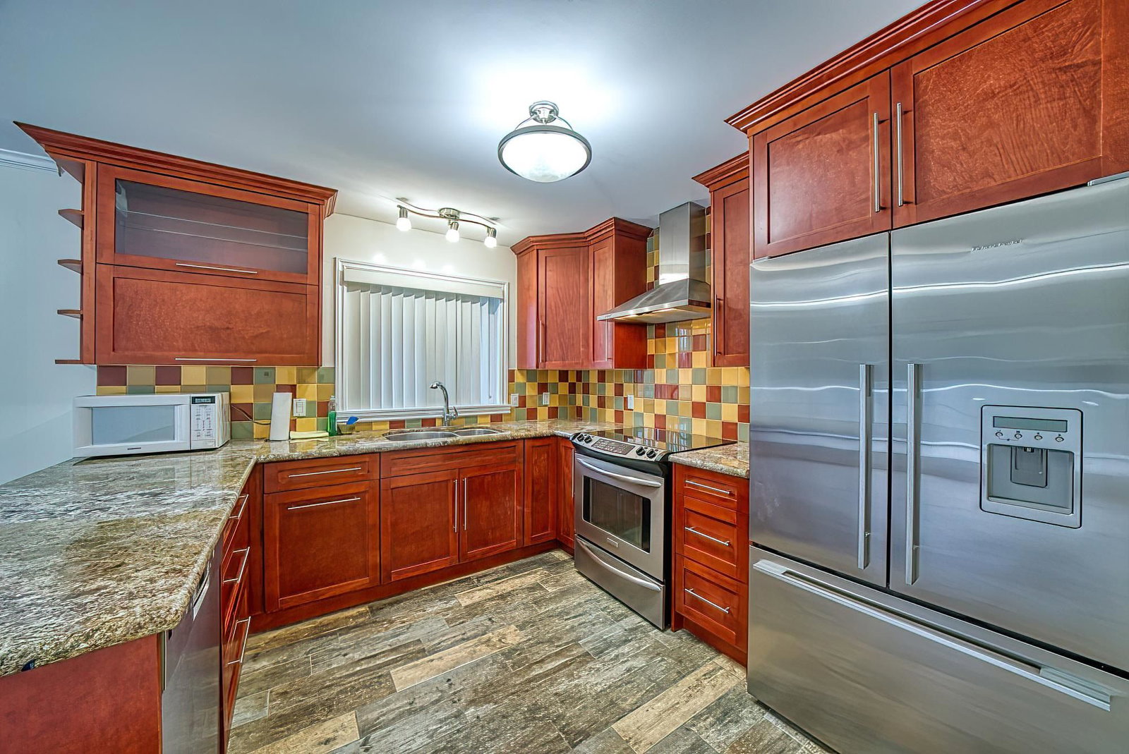 Listing Image 13