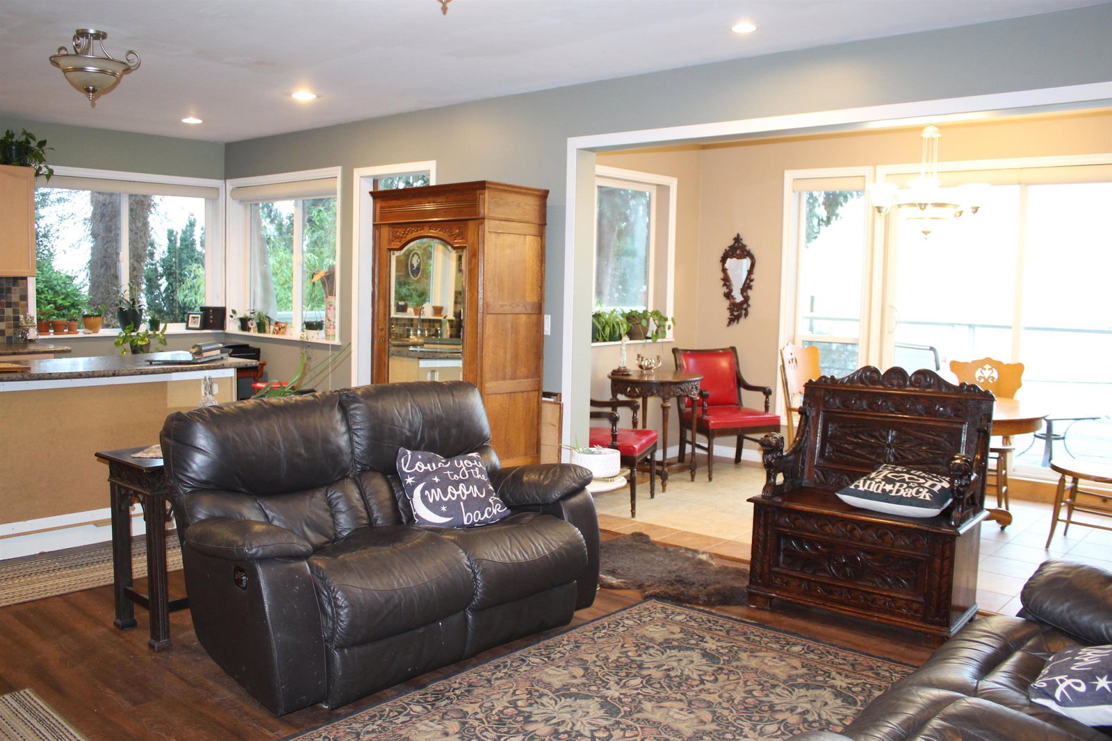 Listing Image 10