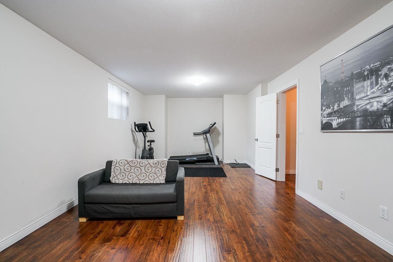 Listing Image 18