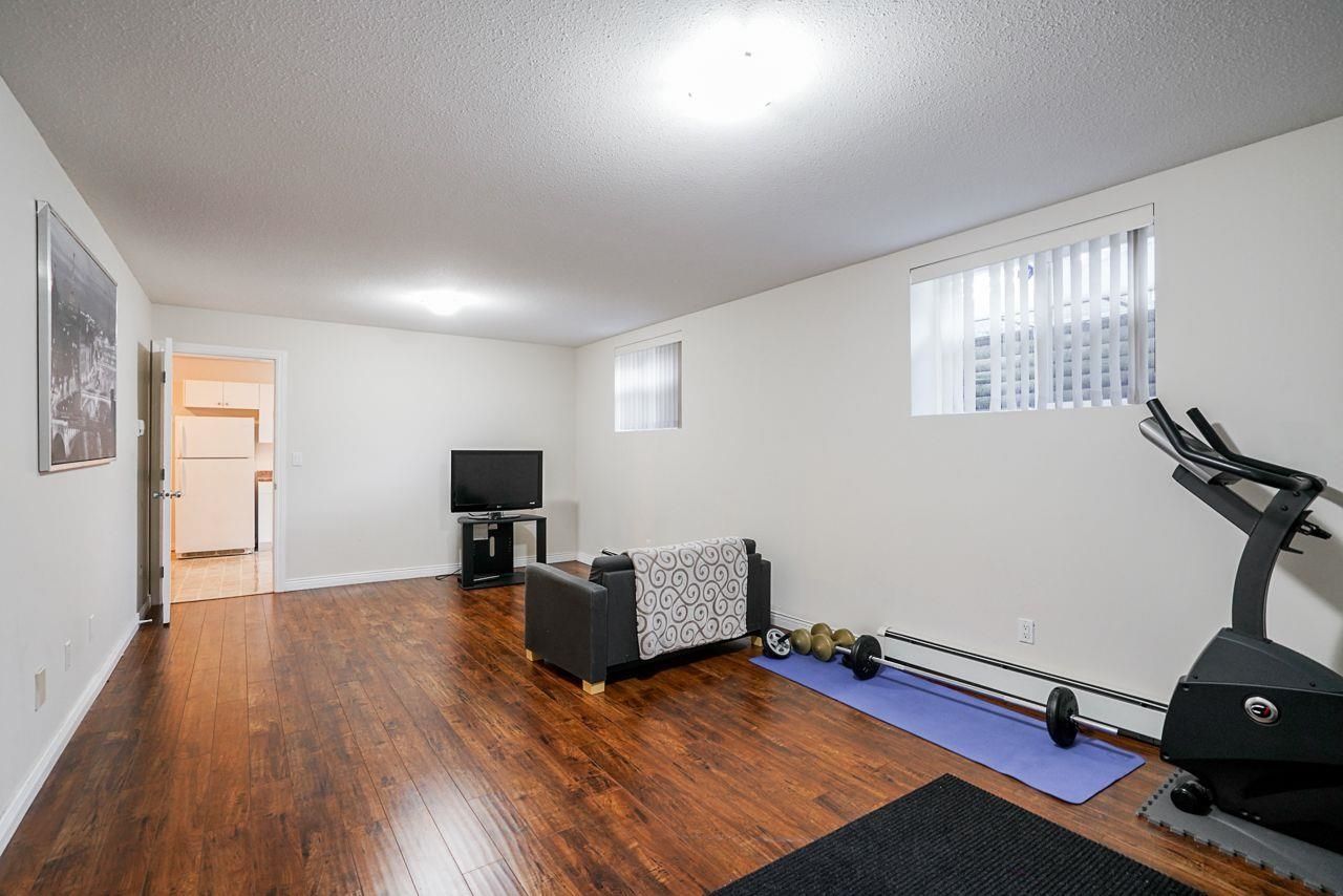 Listing Image 19