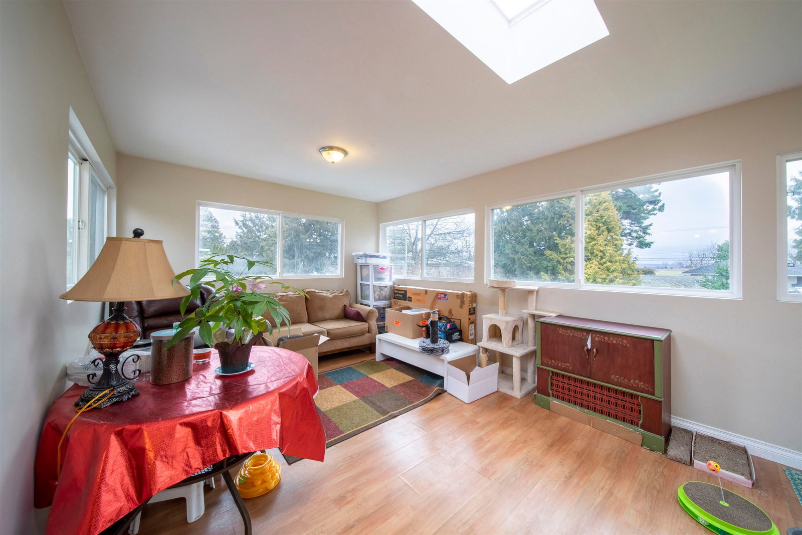 Listing Image 14