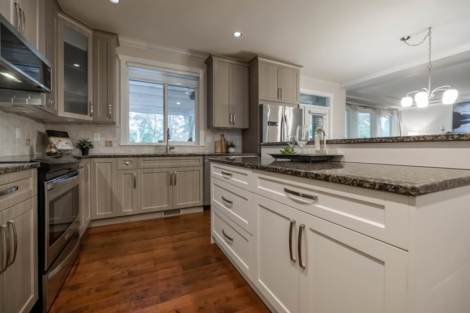 Listing Image 9