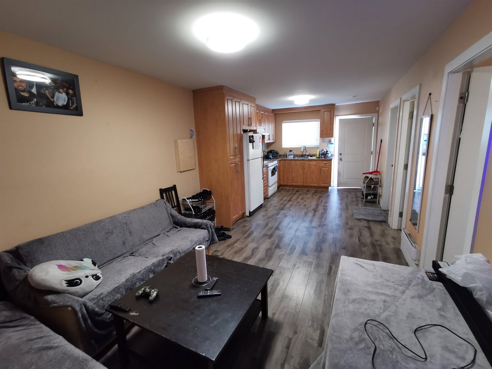 Listing Image 4
