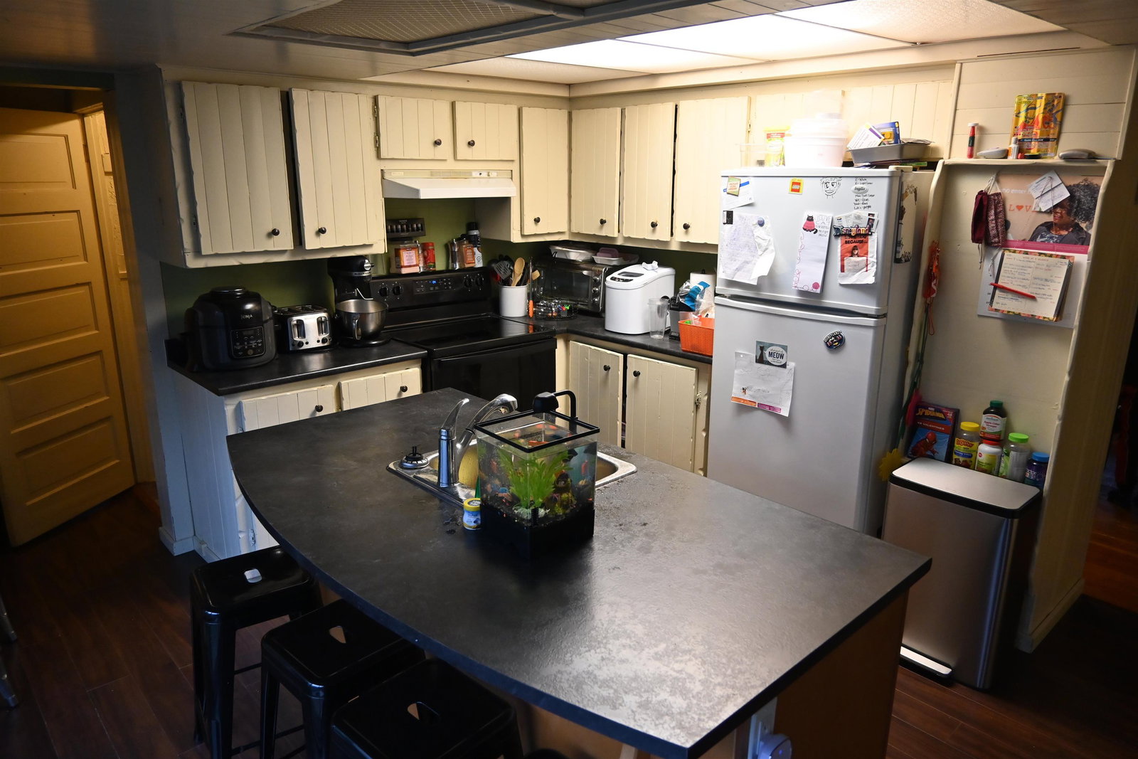 Listing Image 11