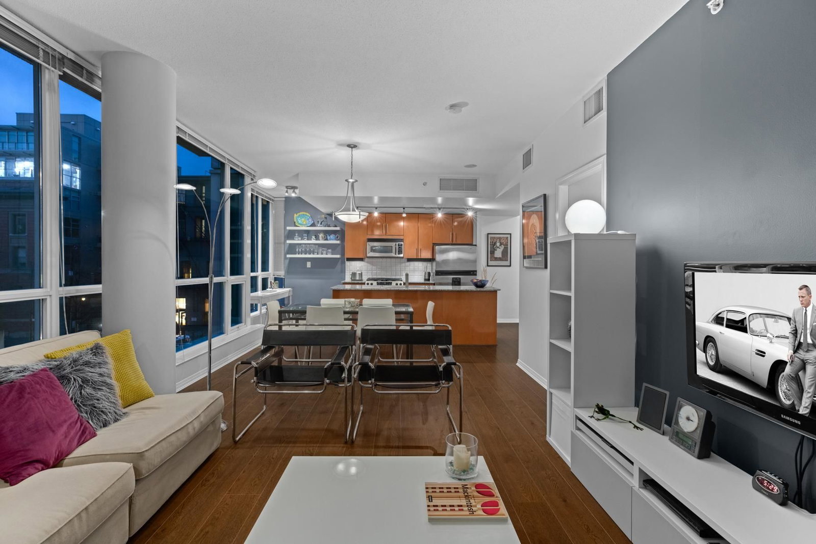 Listing Image 3